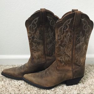 Ariat Women 12” Heritage Western Distressed Brown